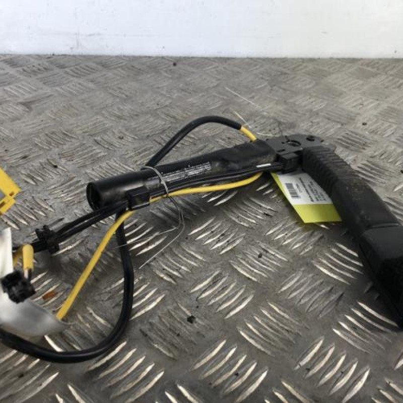 Attache ceinture avant gauche BMW X1 E84