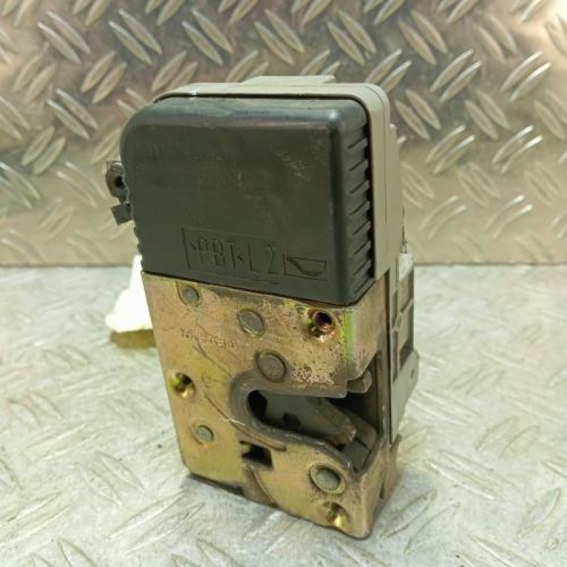 Serrure avant gauche PEUGEOT 306