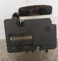 Bloc ABS (freins anti-blocage) TOYOTA YARIS 2 Photo n°1