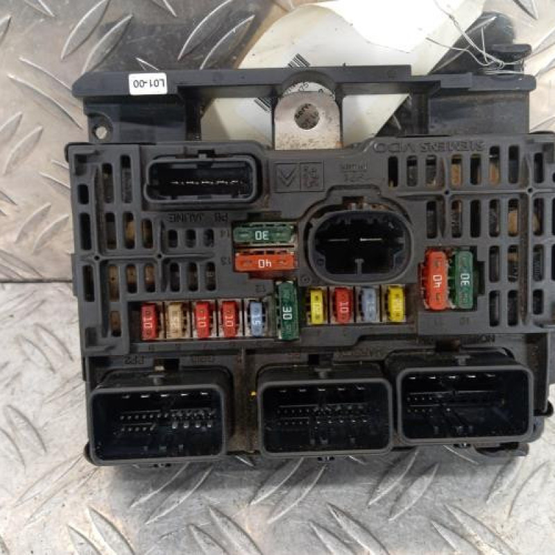 Boitier servitude moteur (BSM) PEUGEOT 407