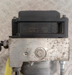 Bloc ABS (freins anti-blocage) RENAULT CLIO 2 CAMPUS Photo n°3