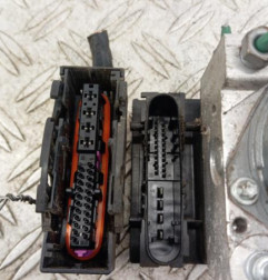 Bloc ABS (freins anti-blocage) RENAULT CLIO 2 CAMPUS Photo n°5