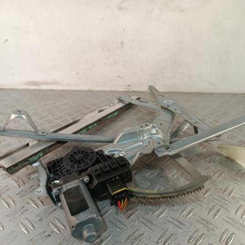 Leve vitre electrique avant droit OPEL ZAFIRA B