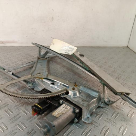 Leve vitre electrique avant droit OPEL ZAFIRA B