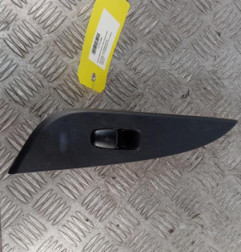 Interrupteur de leve vitre arriere droit NISSAN PULSAR Photo n°1