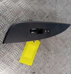 Interrupteur de leve vitre avant droit NISSAN PULSAR Photo n°1