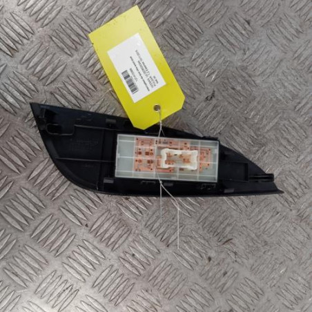 Interrupteur de leve vitre avant droit NISSAN PULSAR