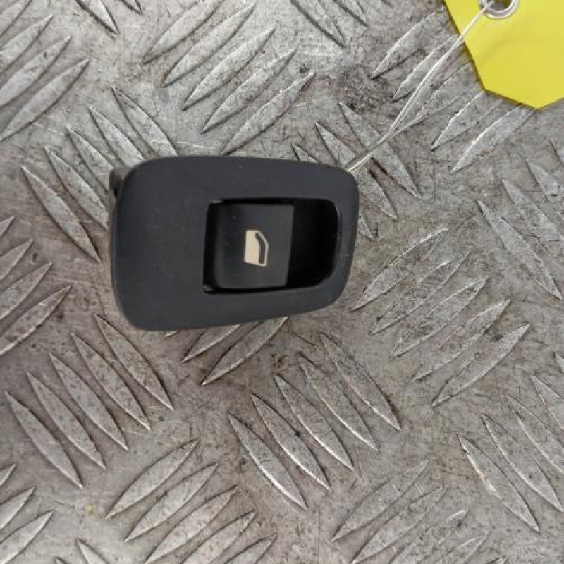 Interrupteur de leve vitre avant droit PEUGEOT 407