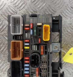 Boitier servitude moteur (BSM) PEUGEOT 308 1 Photo n°1