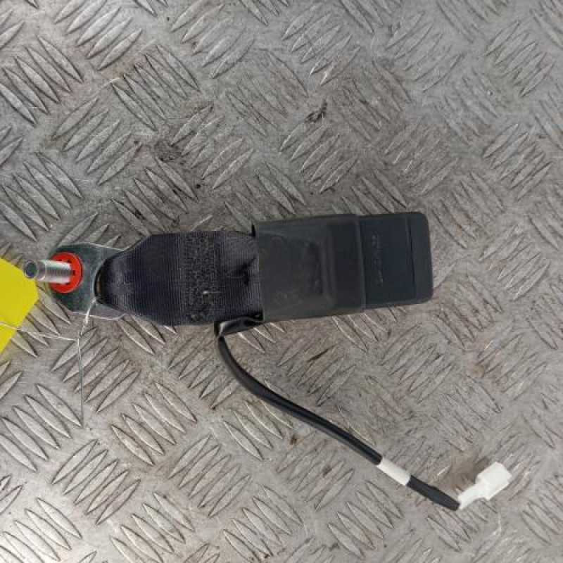 Attache ceinture arriere centrale NISSAN PULSAR