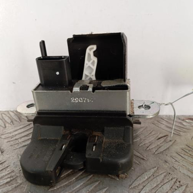 Serrure de hayon VOLKSWAGEN POLO 5