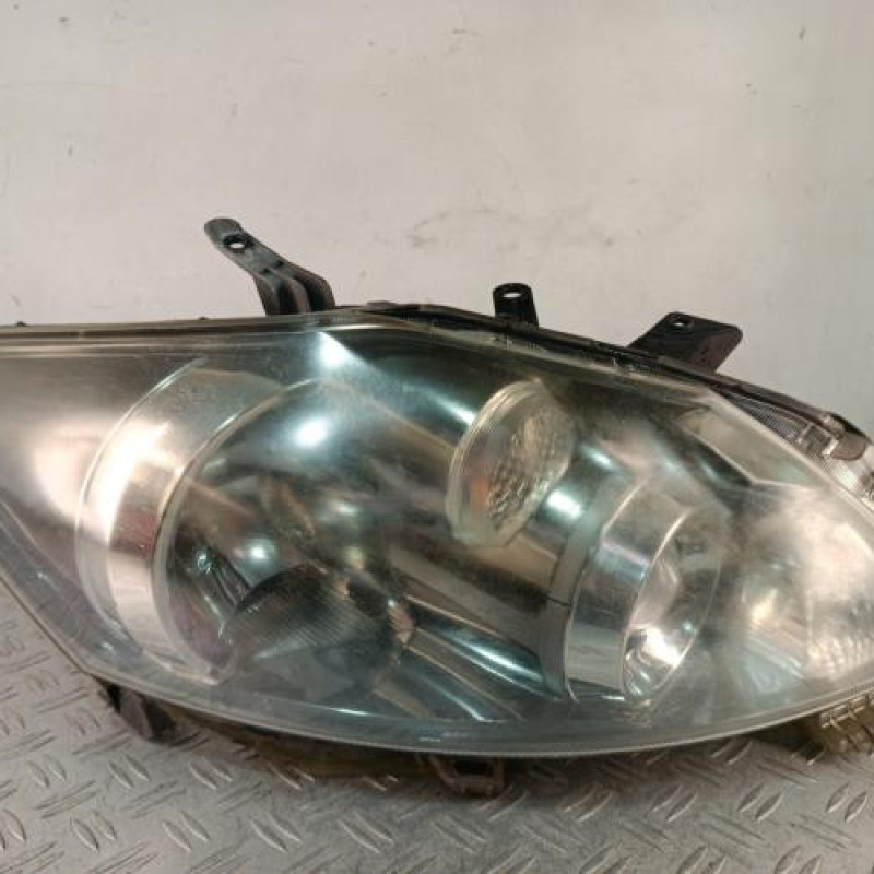 Optique avant principal droit (feux)(phare) TOYOTA AURIS 1