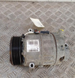 Compresseur clim RENAULT TRAFIC 2 Photo n°1
