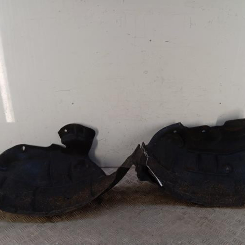 Pare boue avant gauche RENAULT GRAND SCENIC 3