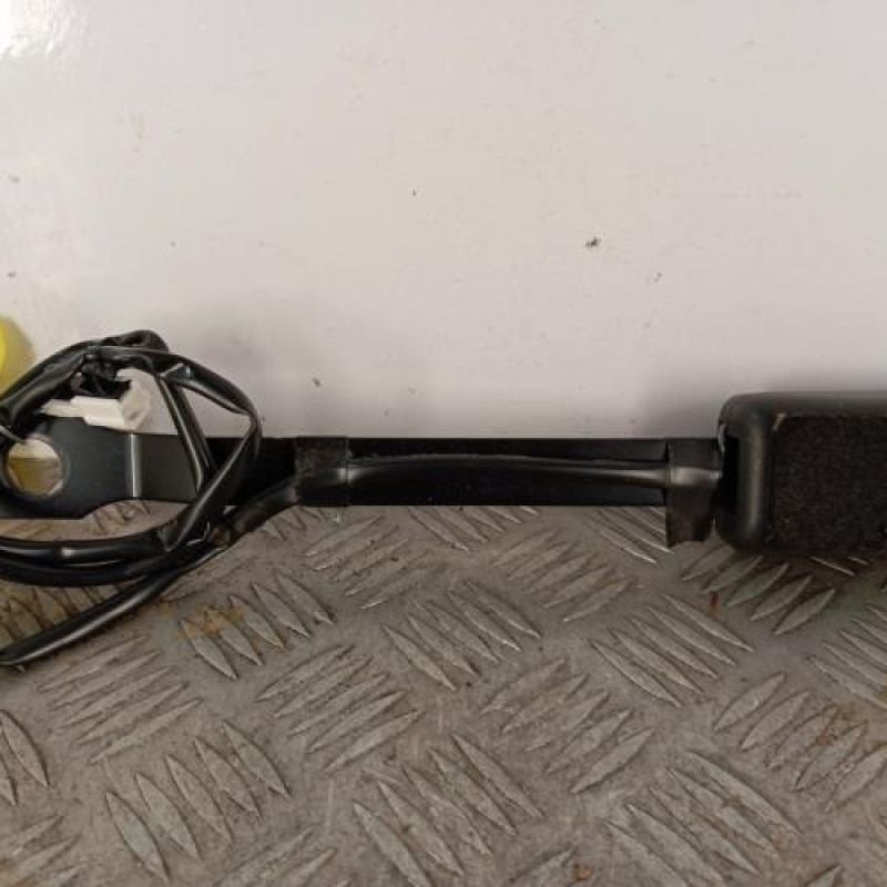 Attache ceinture avant gauche NISSAN PULSAR