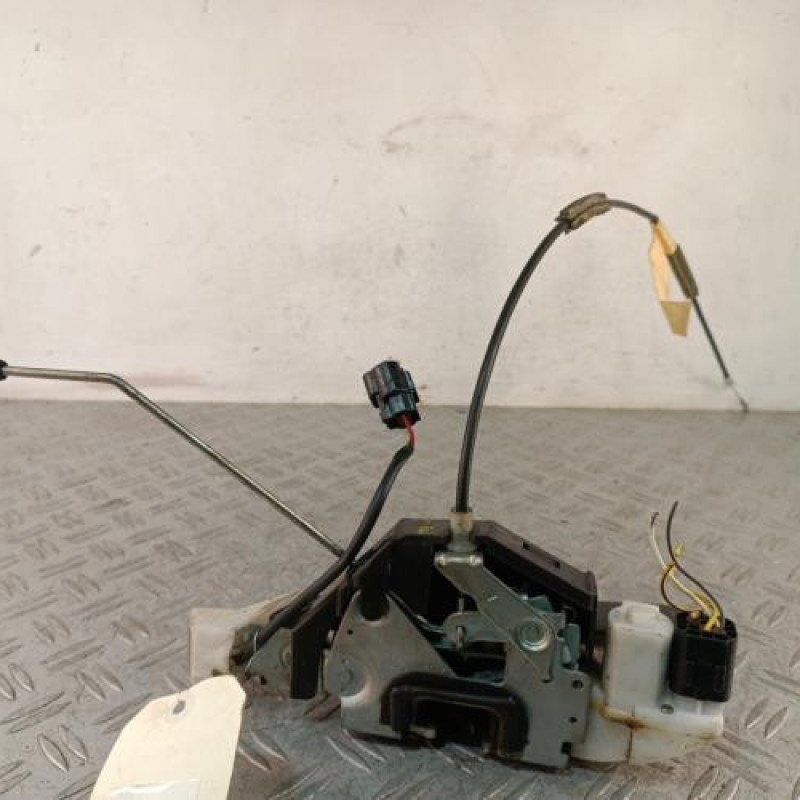 Serrure avant gauche VOLKSWAGEN FOX