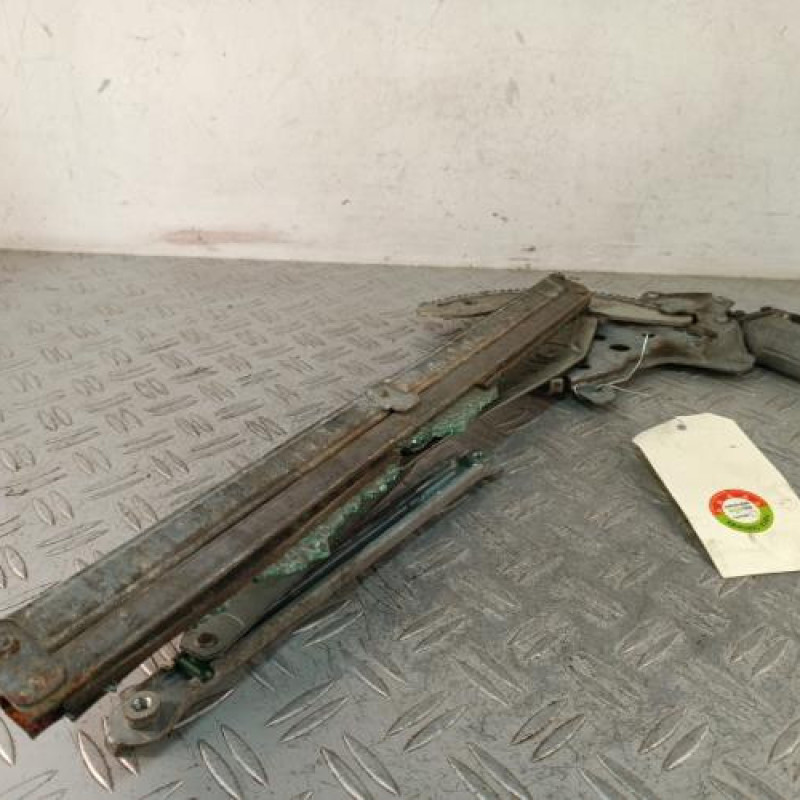 Leve vitre electrique avant gauche SUZUKI SX4 1