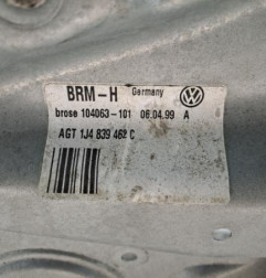 Leve vitre electrique arriere droit VOLKSWAGEN GOLF 4 Photo n°4