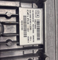 Calculateur moteur PEUGEOT 407 Photo n°3