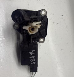 Bouton de coffre RENAULT CLIO 2 CAMPUS Photo n°3