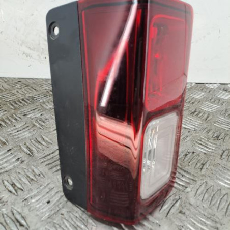Feu de recul droit RENAULT TRAFIC 3