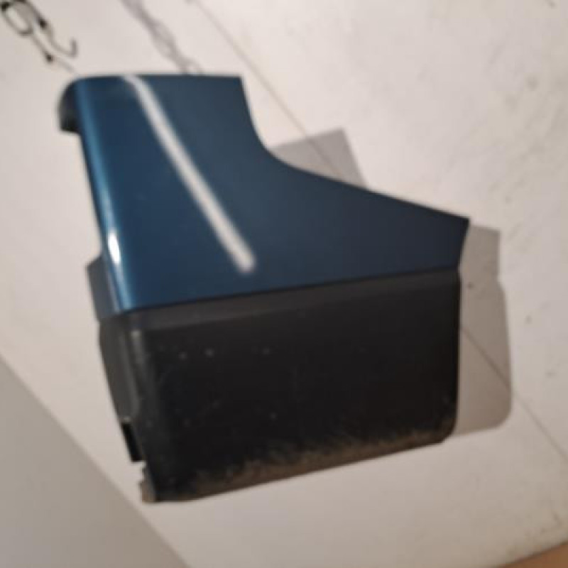 Crosse arriere droit RENAULT TRAFIC 3