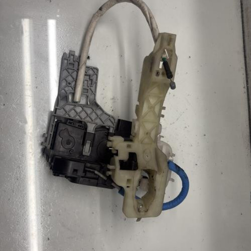 Serrure avant gauche KIA SPORTAGE 3