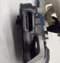 Serrure avant gauche KIA SPORTAGE 3