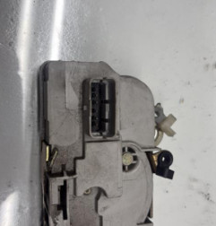 Serrure avant gauche PEUGEOT 307