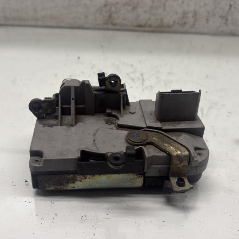 Serrure avant gauche PEUGEOT 406