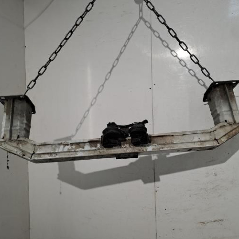 Renfort pare choc avant (traverse) LAND ROVER FREELANDER 2