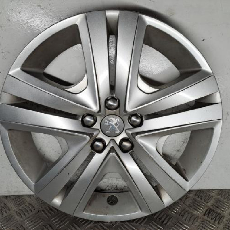 Enjoliveur PEUGEOT 208 1