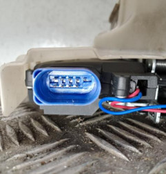 Serrure avant gauche VOLKSWAGEN GOLF PLUS Photo n°4