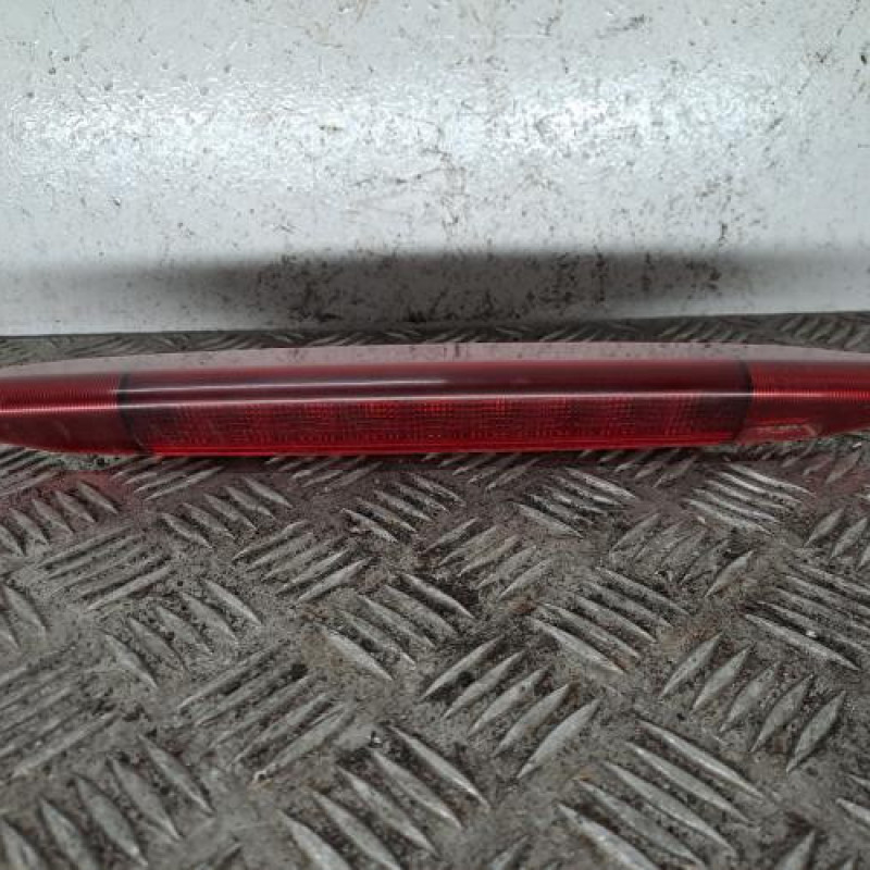 Feu arriere stop central SUBARU OUTBACK 3