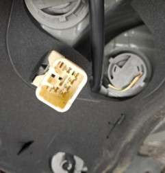 Feu arriere principal gauche (feux) TOYOTA YARIS 3 Photo n°4