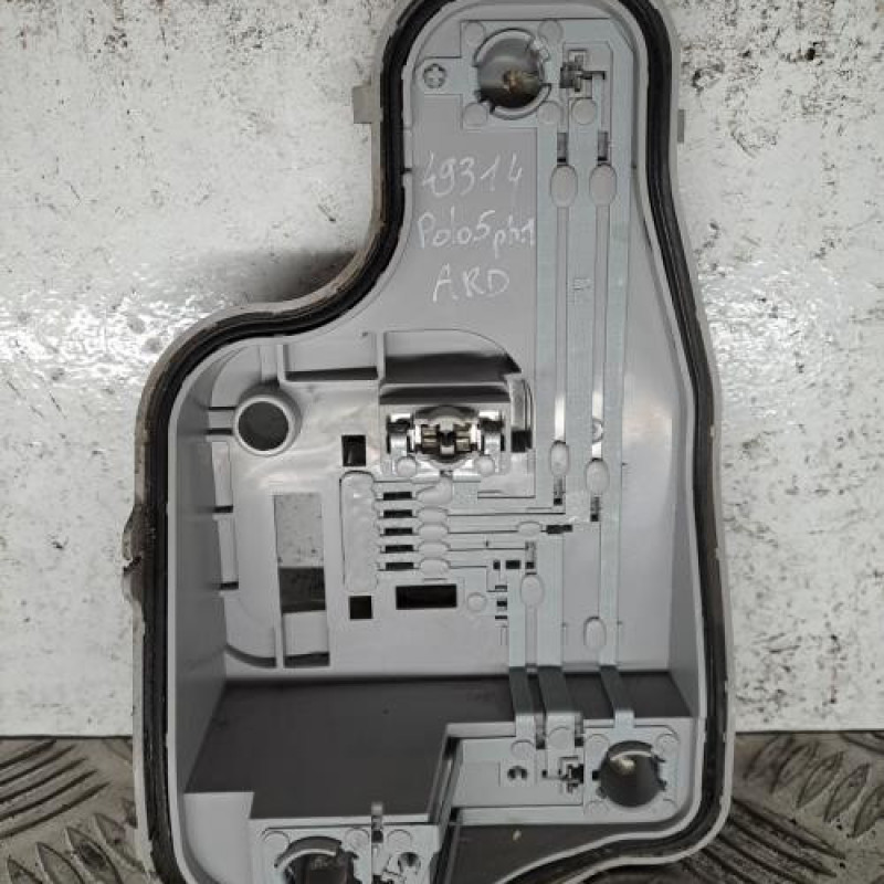 Platine feu arriere droit VOLKSWAGEN POLO 5