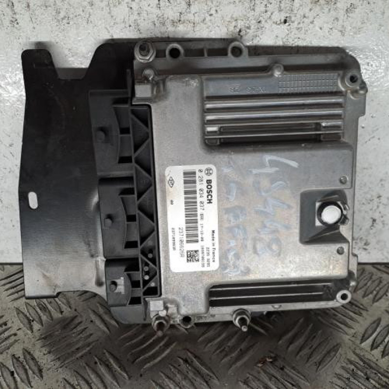 Calculateur moteur RENAULT TRAFIC 3 COURT