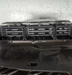 Calculateur moteur RENAULT TRAFIC 3 COURT