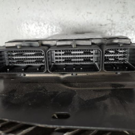 Calculateur moteur RENAULT TRAFIC 3 COURT
