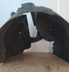 Pare boue avant droit MERCEDES CLASSE C 204 Photo n°1