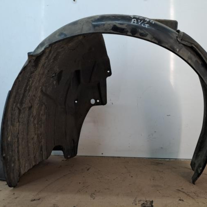 Pare boue avant gauche SUBARU OUTBACK 3