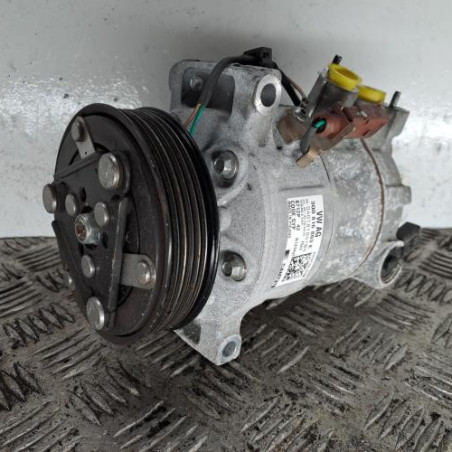 Compresseur clim VOLKSWAGEN POLO 6 Photo n°1