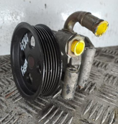 Pompe de direction FORD FIESTA 5 Photo n°1