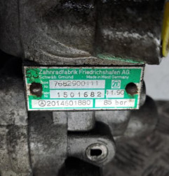 Pompe de direction MERCEDES 190 W201 Photo n°3