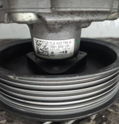 Pompe de direction AUDI Q7 1 Photo n°3