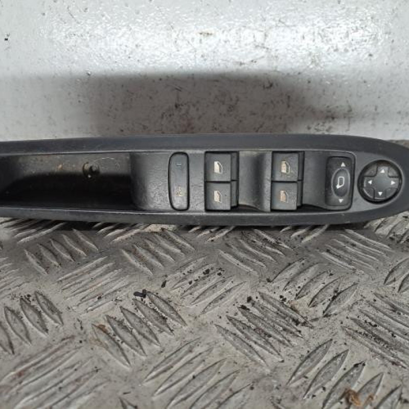 Interrupteur de leve vitre avant gauche CITROEN C4 2