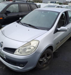 Aile avant gauche RENAULT CLIO 3 Photo n°4