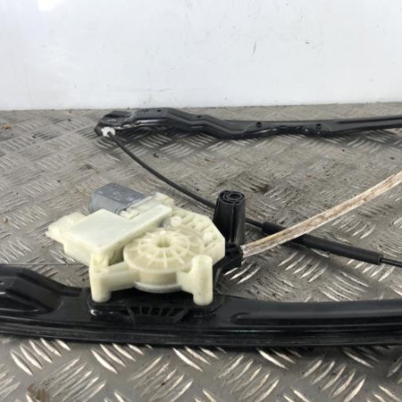 Leve vitre electrique avant gauche PEUGEOT 308 2 Photo n°1