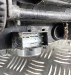 Optique avant principal droit (feux)(phare) OPEL CORSA D Photo n°6