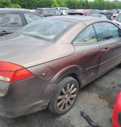 Pare choc avant FORD FOCUS 2 Photo n°8